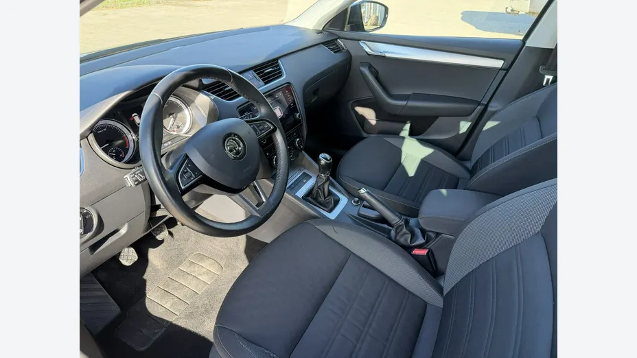 SKODA Octavia -
