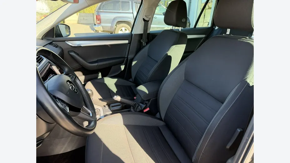 SKODA Octavia -