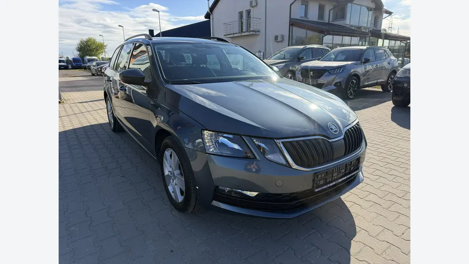 SKODA Octavia -