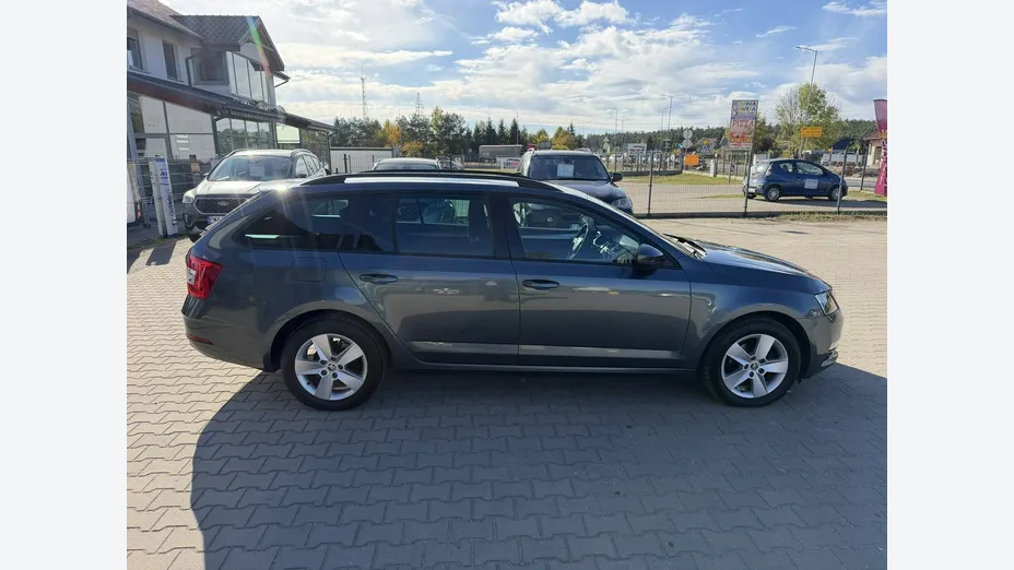 SKODA Octavia -
