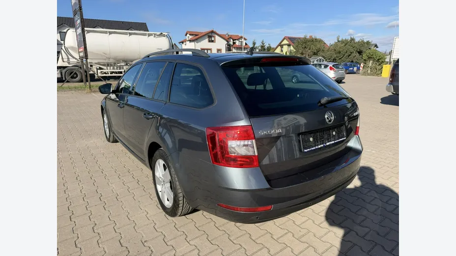 SKODA Octavia -