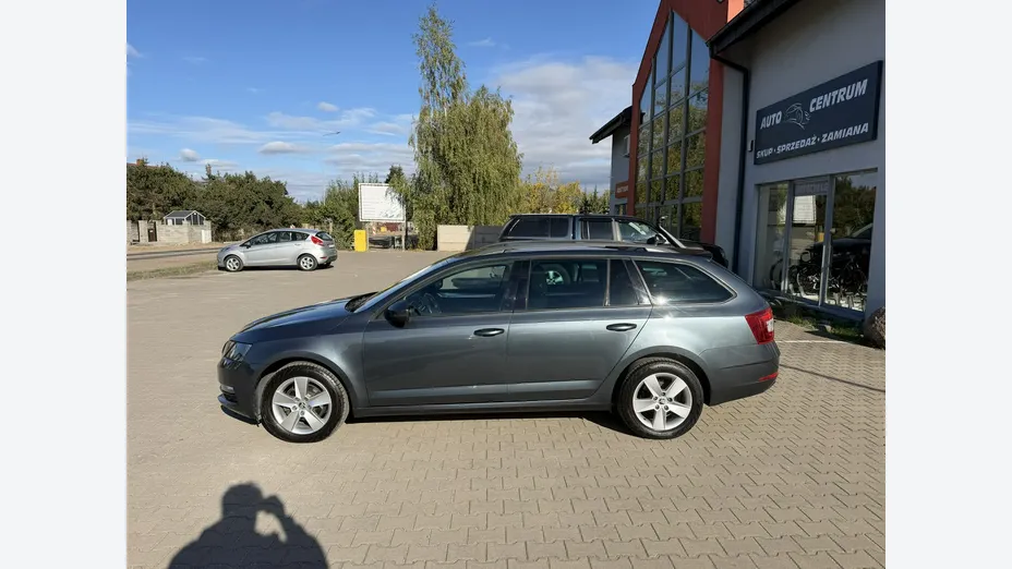 SKODA Octavia -