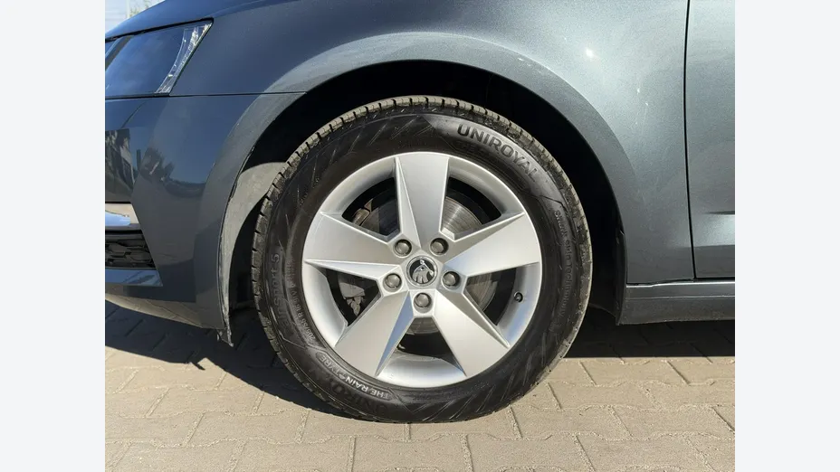SKODA Octavia -