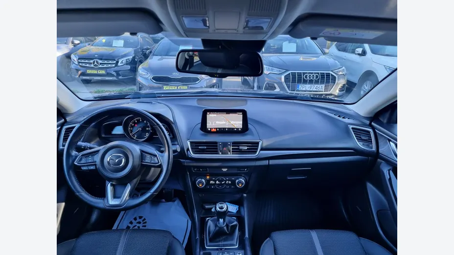 MAZDA 3 -
