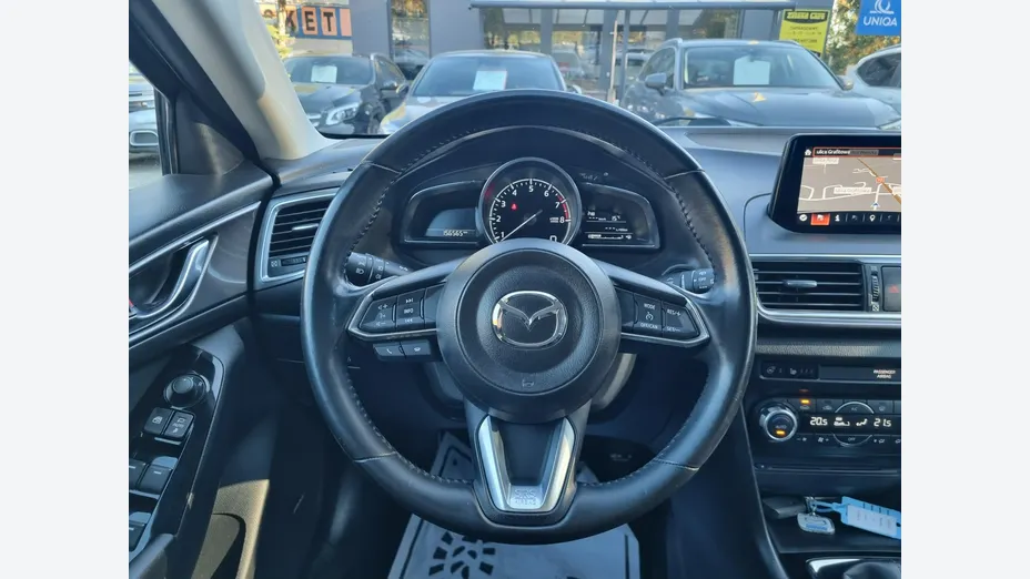 MAZDA 3 -