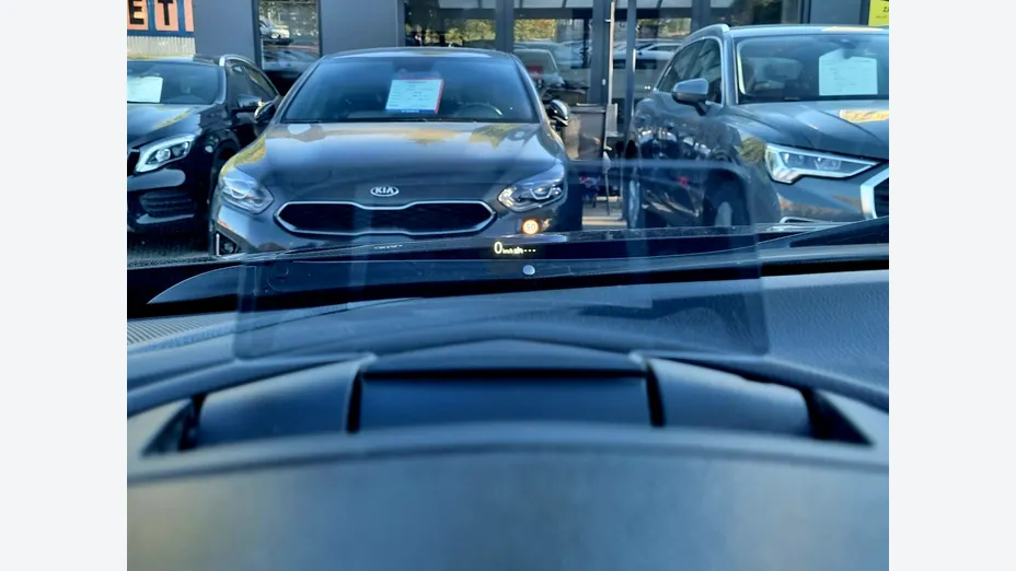 MAZDA 3 -