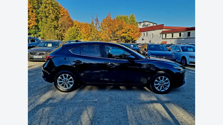 MAZDA 3 -