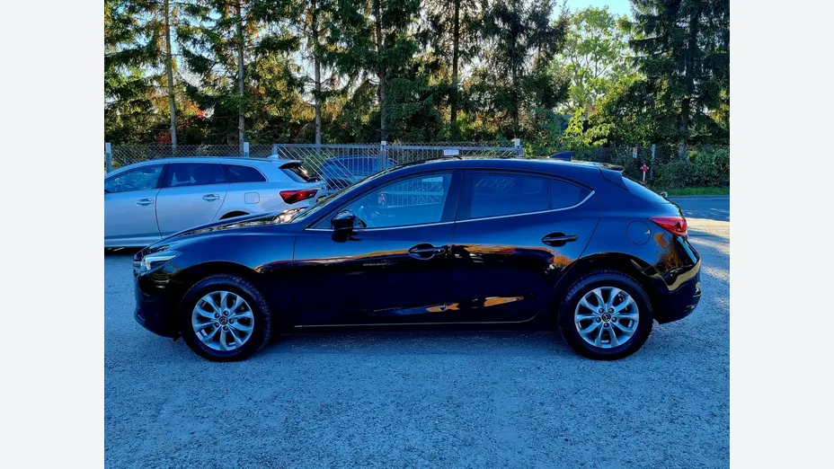 MAZDA 3 -