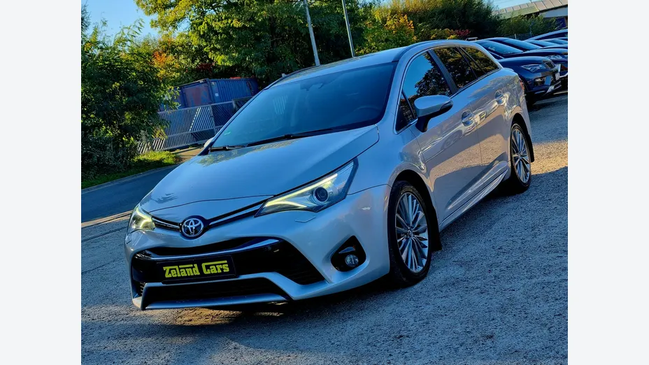 TOYOTA Avensis -
