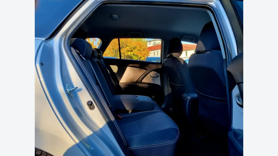 TOYOTA Avensis -