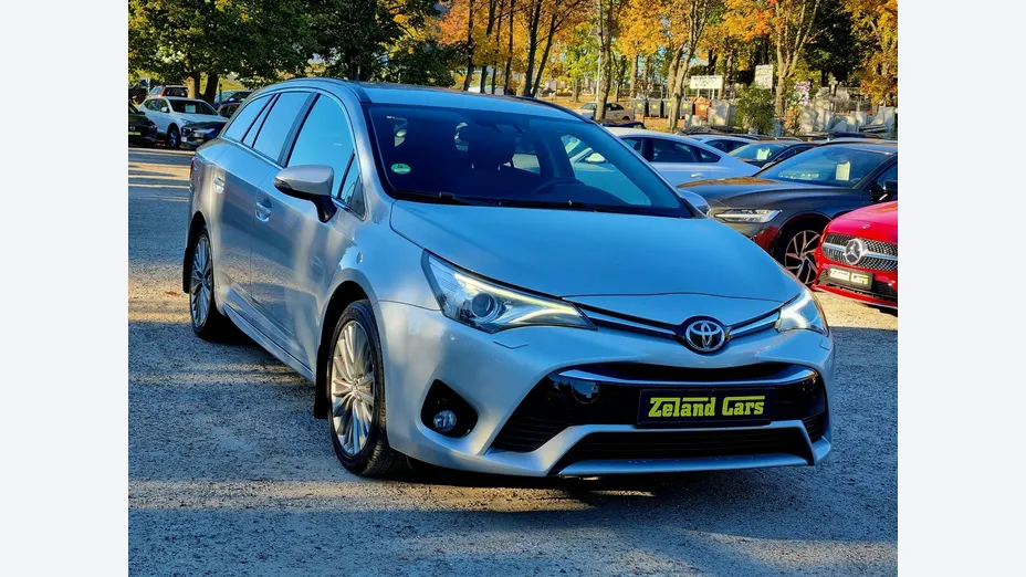 TOYOTA Avensis -