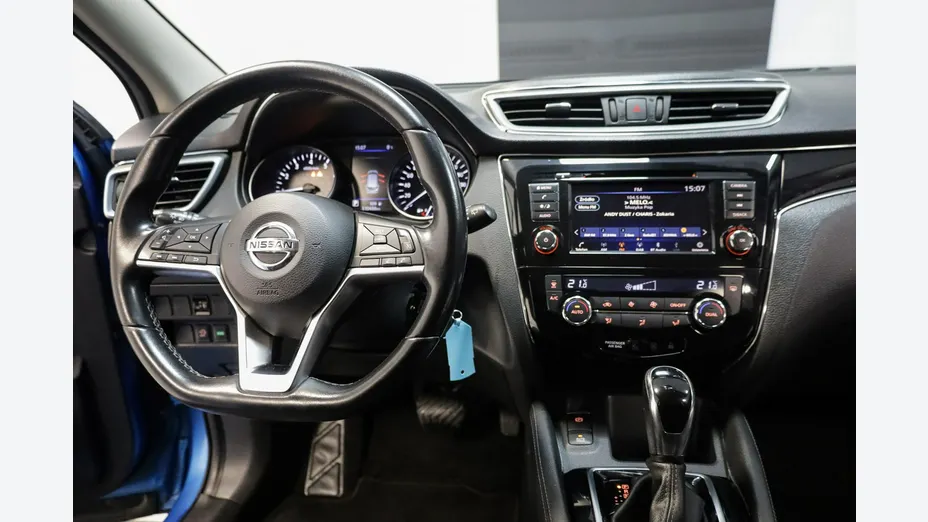 NISSAN Qashqai -