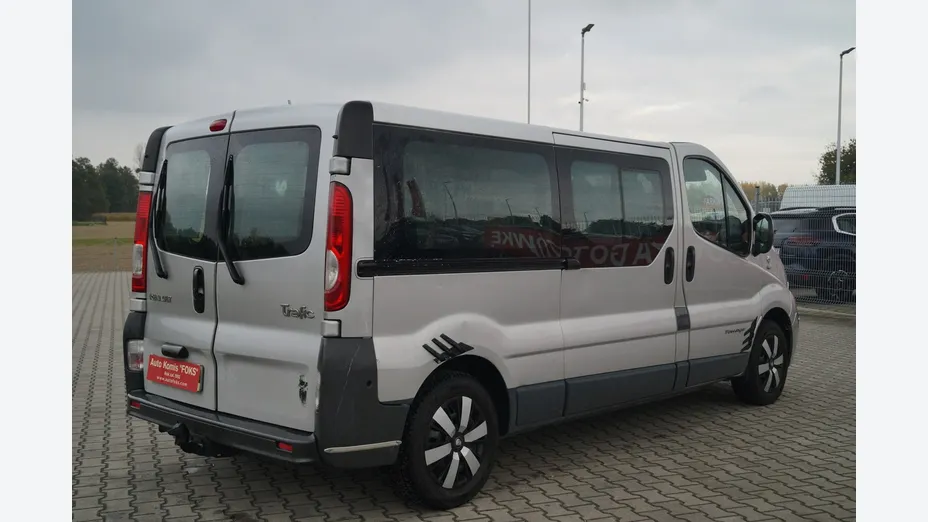 RENAULT Trafic -