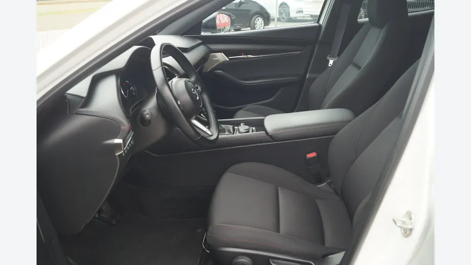 MAZDA 3 -