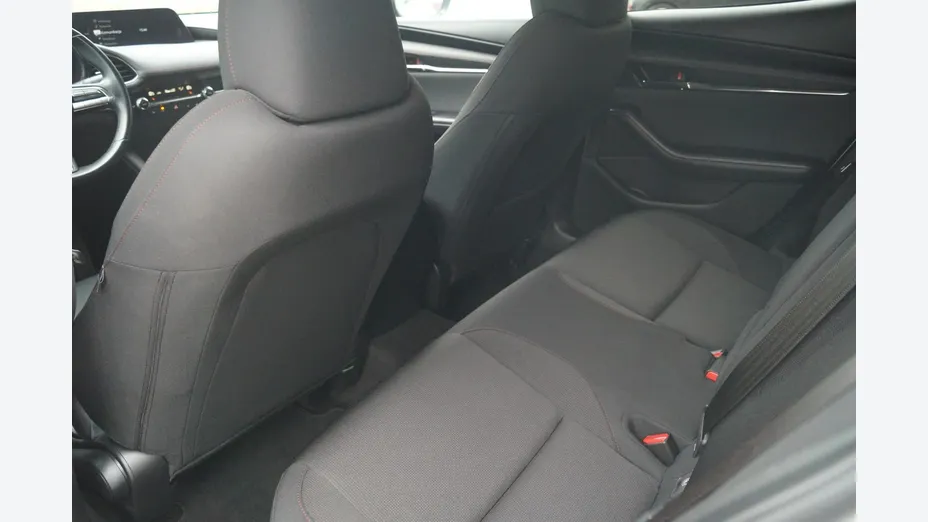 MAZDA 3 -