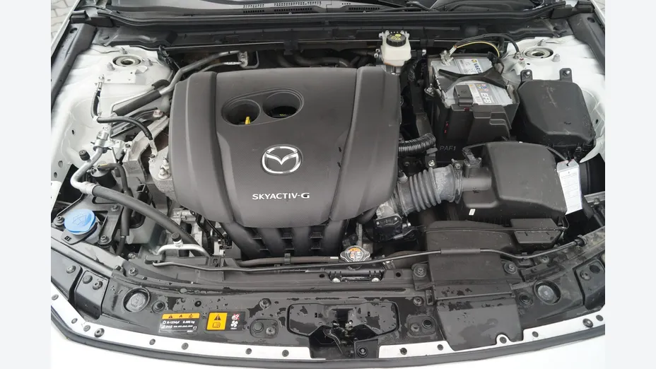 MAZDA 3 -