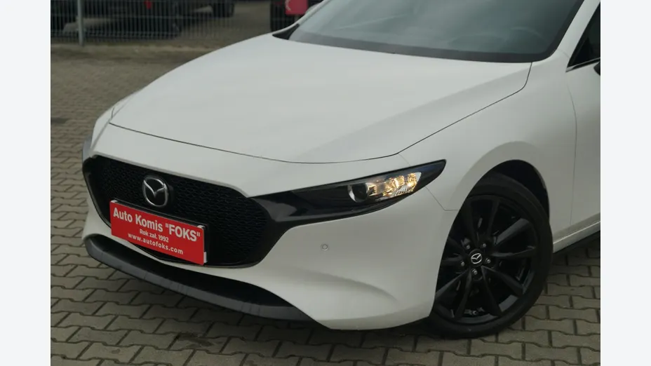 MAZDA 3 -