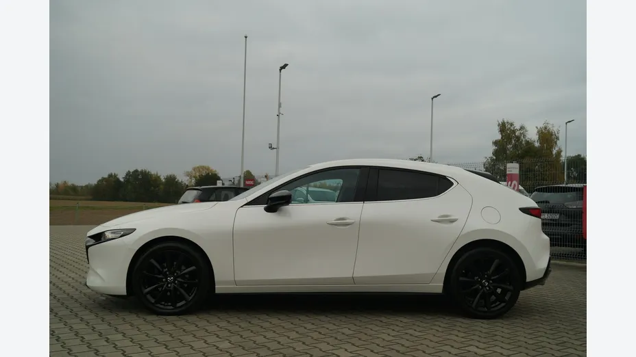 MAZDA 3 -