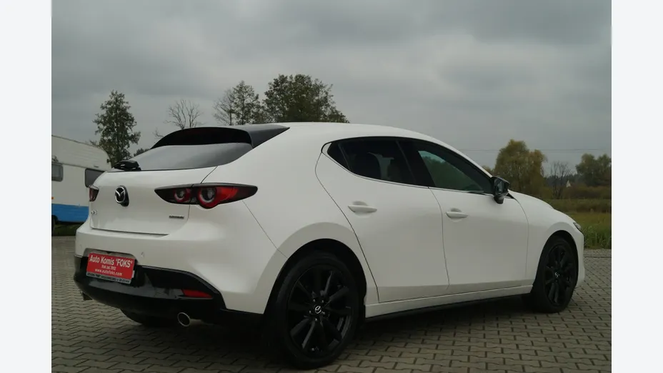 MAZDA 3 -