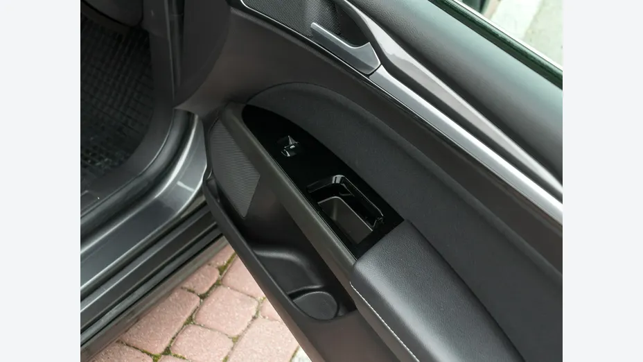 FORD Mondeo -