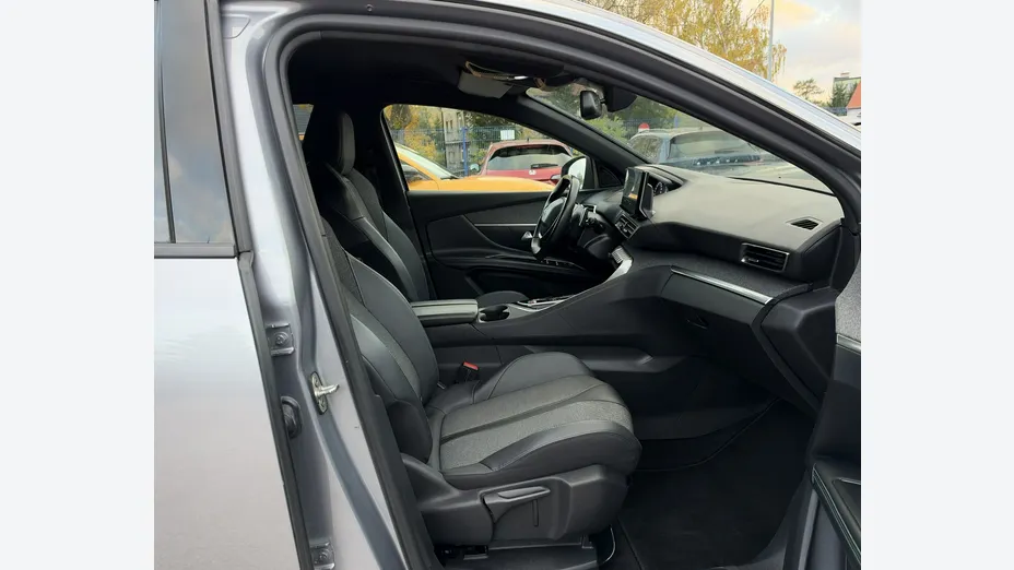 PEUGEOT 3008 -