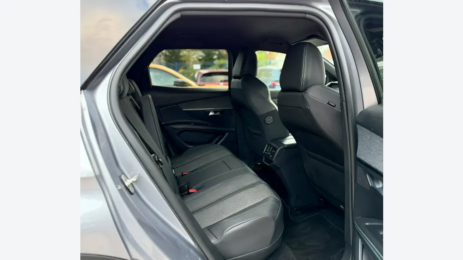 PEUGEOT 3008 -