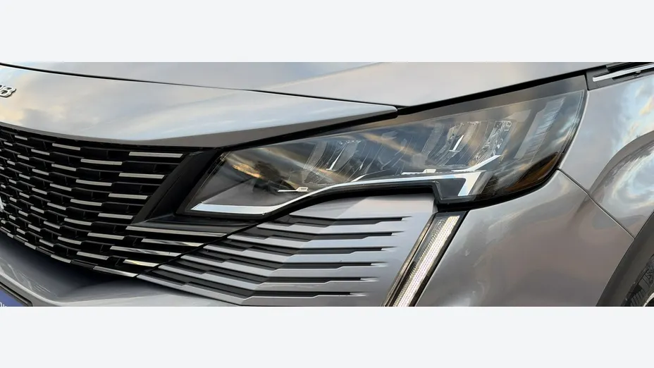 PEUGEOT 3008 -