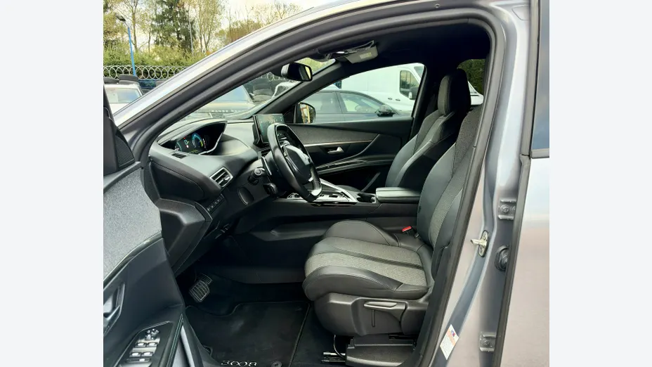 PEUGEOT 3008 -