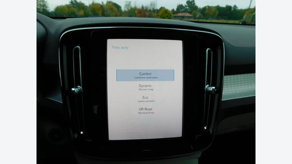 VOLVO XC40 -