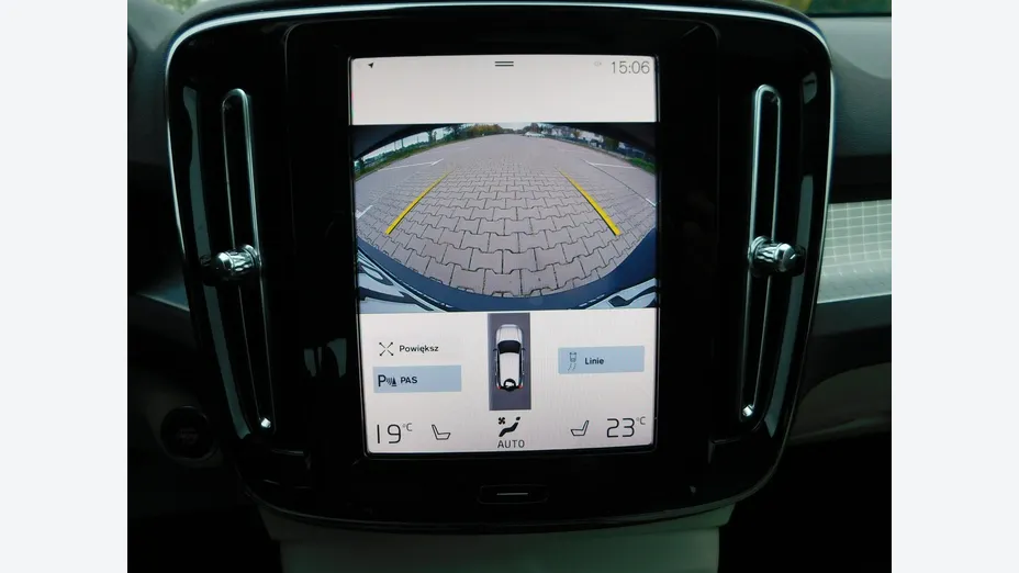 VOLVO XC40 -