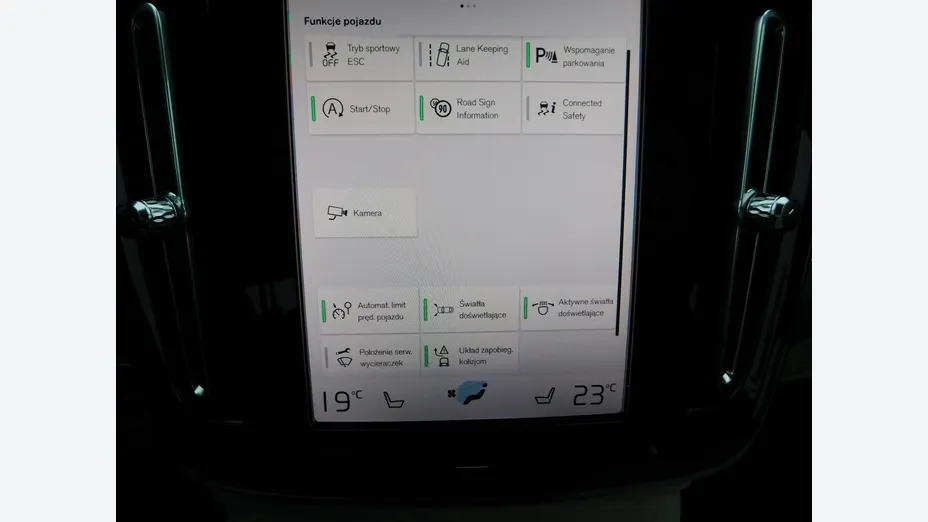 VOLVO XC40 -