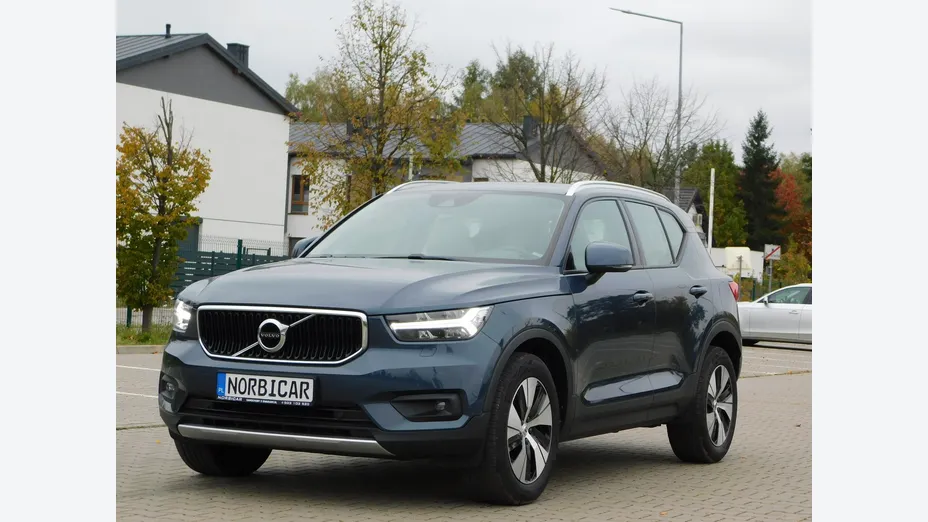 VOLVO XC40 -