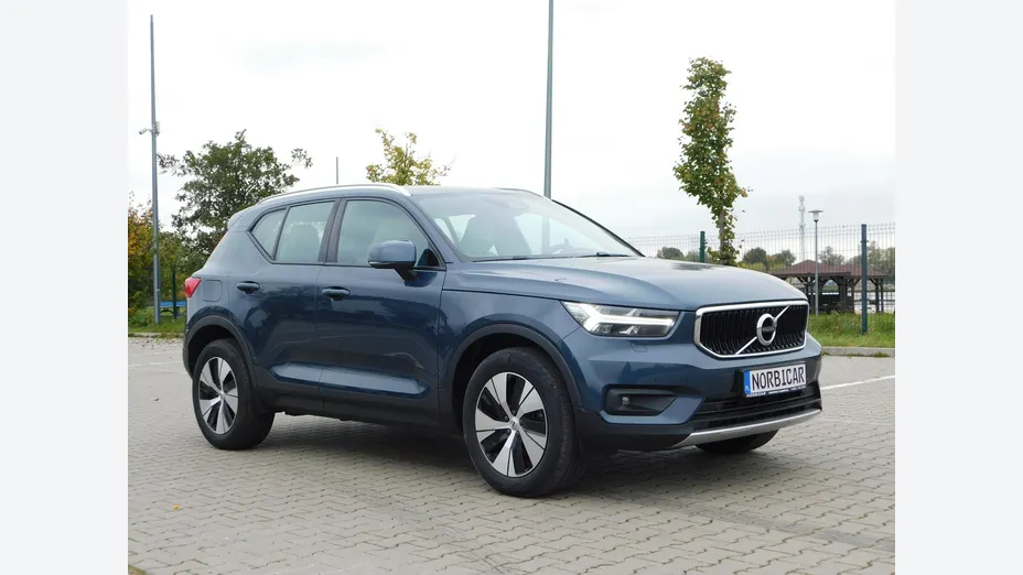 VOLVO XC40 -