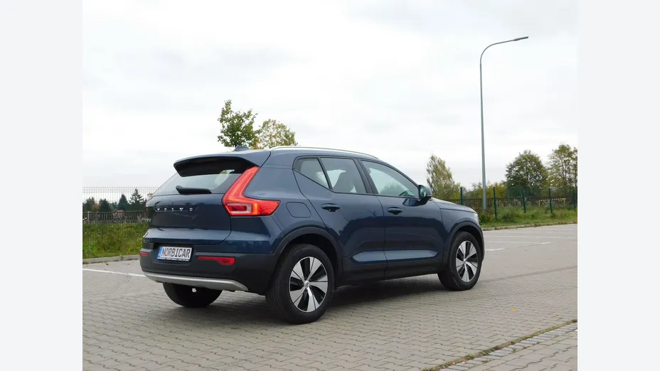 VOLVO XC40 -