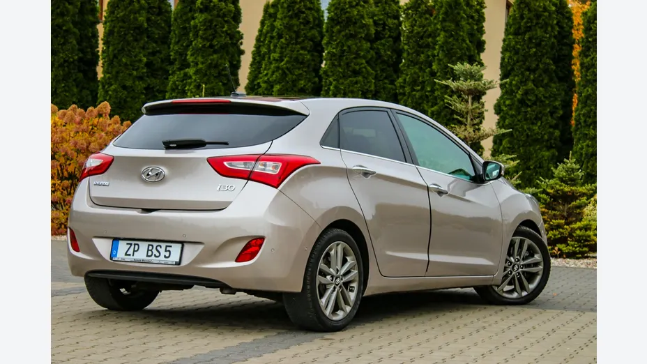 HYUNDAI i30 -