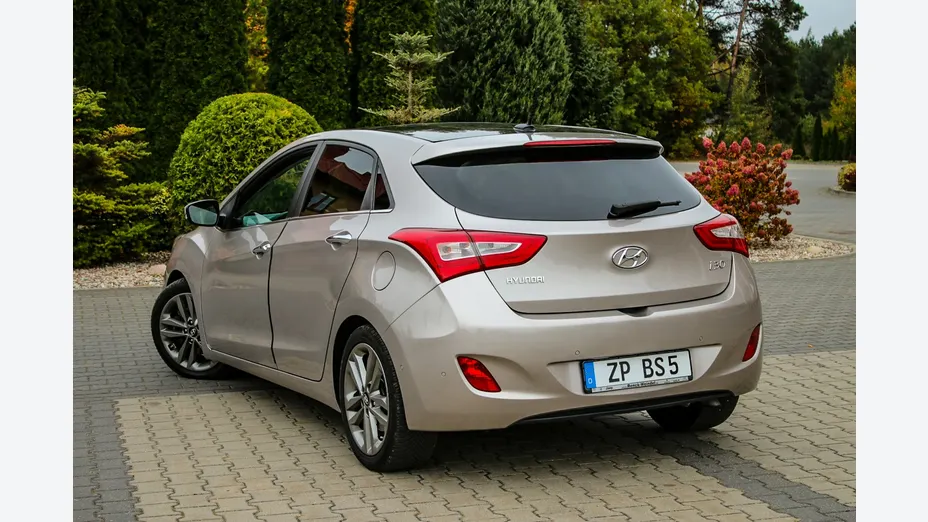 HYUNDAI i30 -