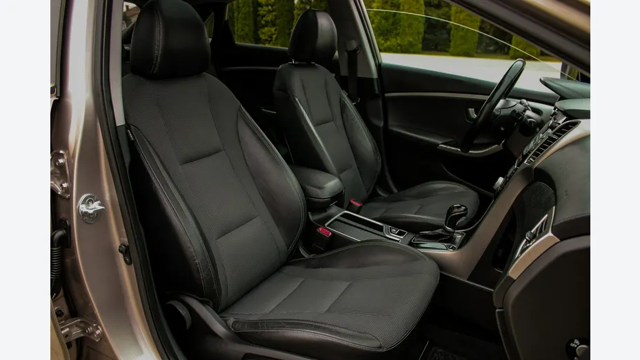 HYUNDAI i30 -