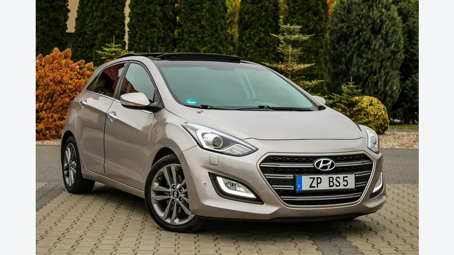 HYUNDAI i30 -