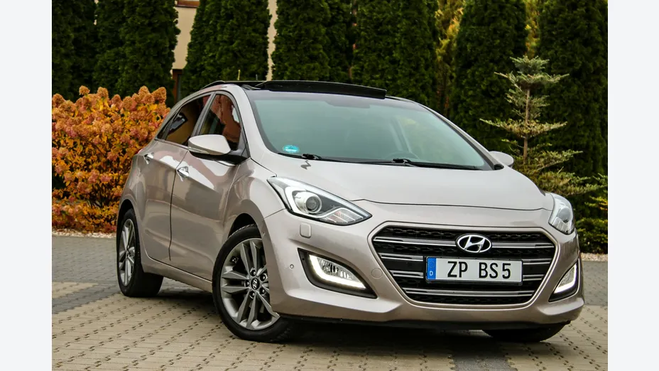 HYUNDAI i30 -