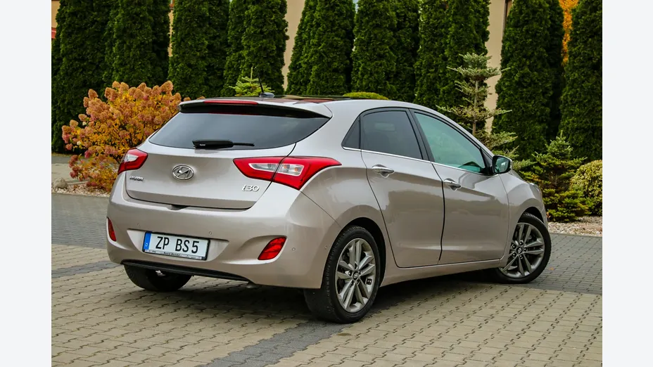 HYUNDAI i30 -