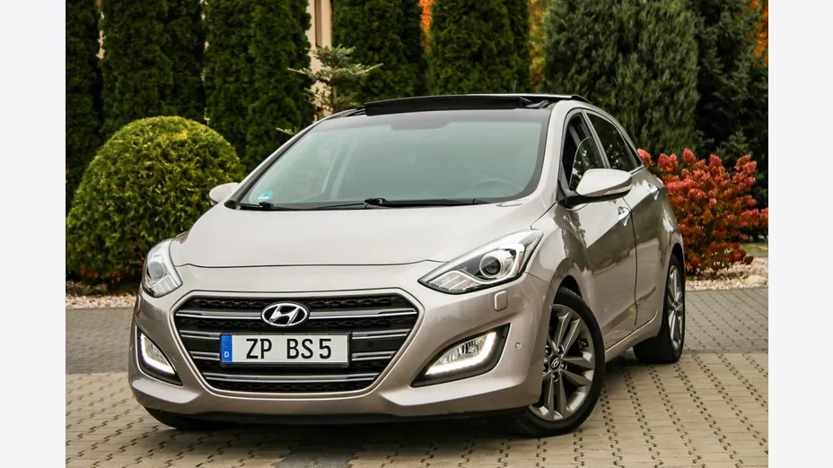 HYUNDAI i30 -