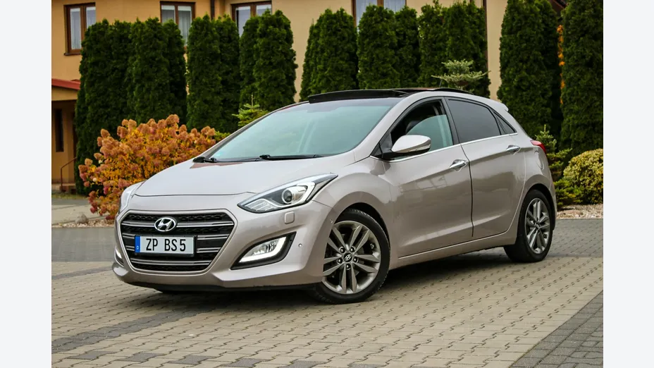 HYUNDAI i30 -