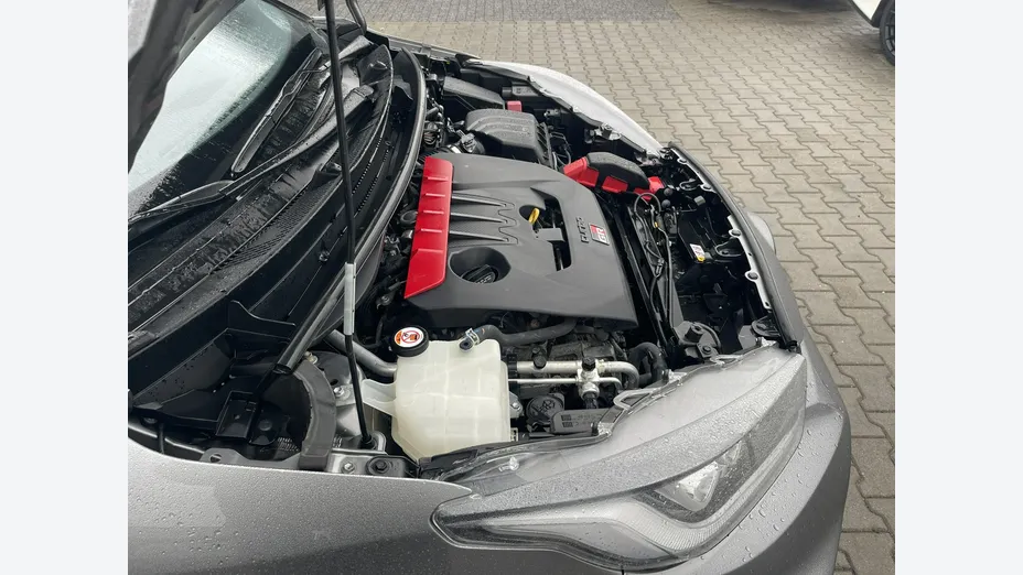 TOYOTA Yaris -