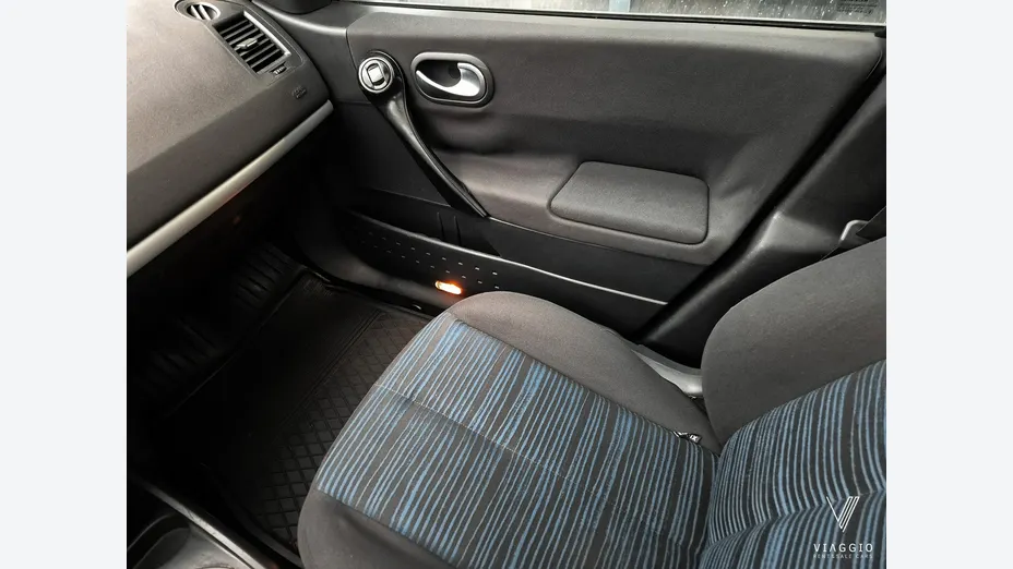 RENAULT Megane -