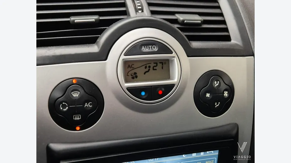 RENAULT Megane -
