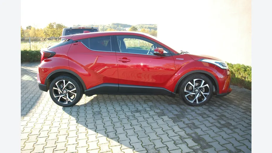 TOYOTA C-HR -