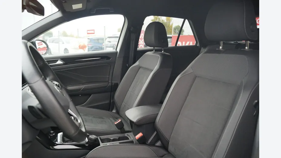 VOLKSWAGEN T-ROC -