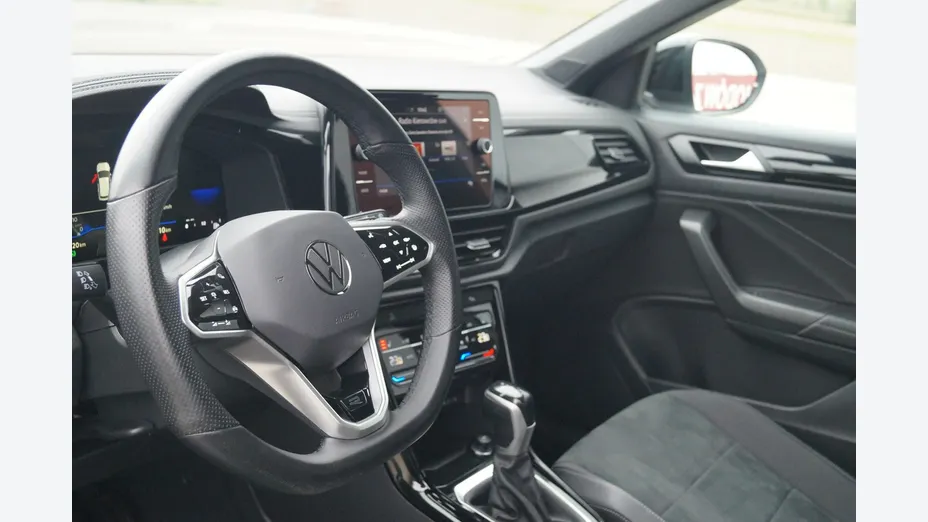 VOLKSWAGEN T-ROC -