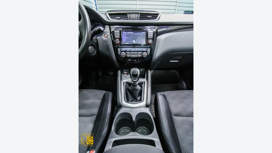 NISSAN Qashqai -