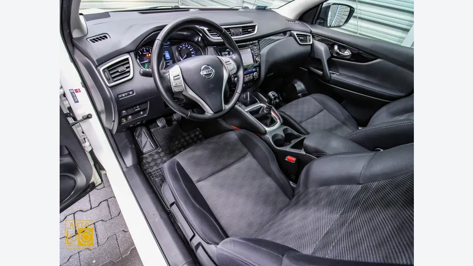 NISSAN Qashqai -